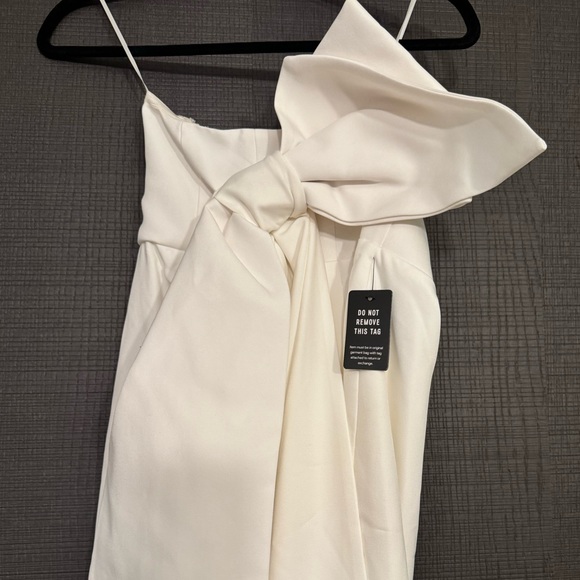 Asymmetrical Strapless Back Bow Midi Dress with Train - Picture 8 of 8